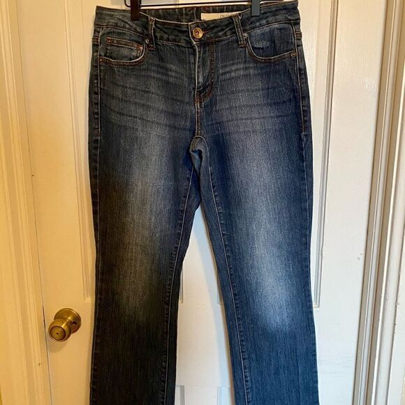 DKNY Jeans  - Picture 1 of 4